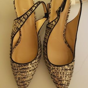 Shoe J.Renee size 8M black and gold